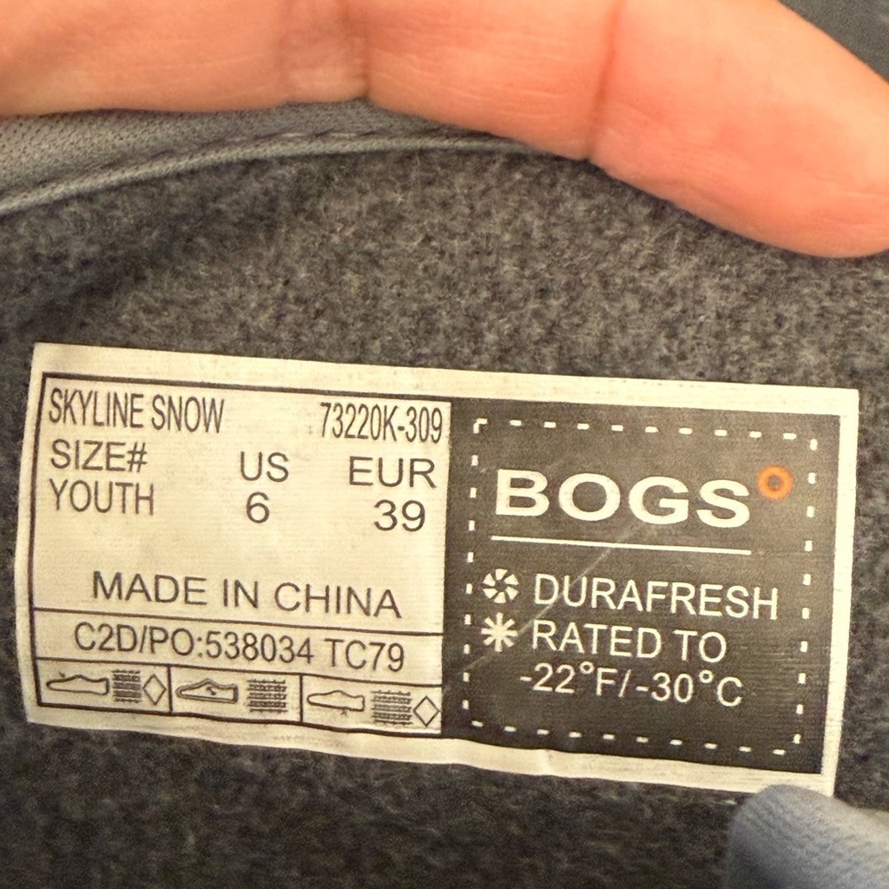 Bogs Kid's Skyline Snowcata Winter Boots | Size 6 - Picture 9 of 10